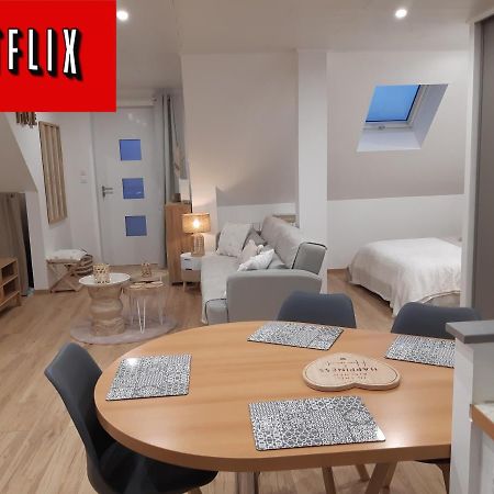 Studio Cosy Spacieux Lumineux Avec Terrasse Vezelois Bagian luar foto