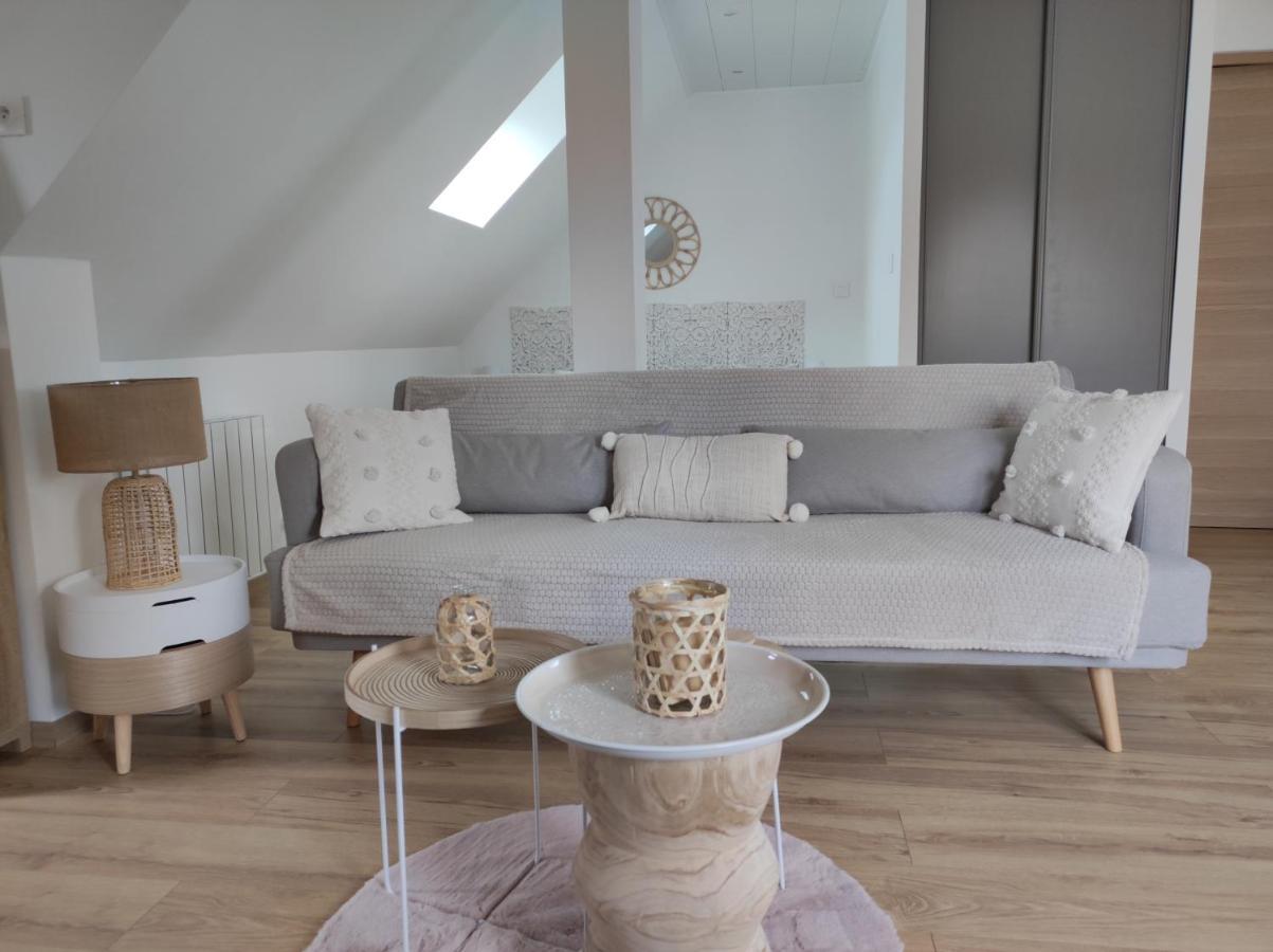 Studio Cosy Spacieux Lumineux Avec Terrasse Vezelois Bagian luar foto
