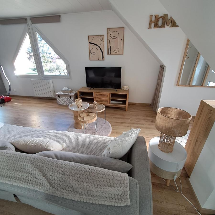 Studio Cosy Spacieux Lumineux Avec Terrasse Vezelois Bagian luar foto